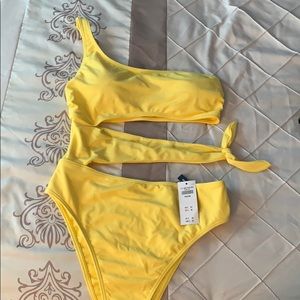 Yellow bathing suit!!🏖💛new with tags